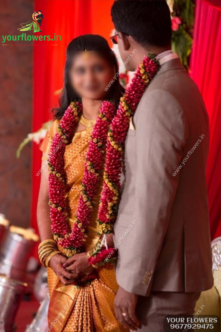 Engagement Garland for golden colour saree & lehenga dress