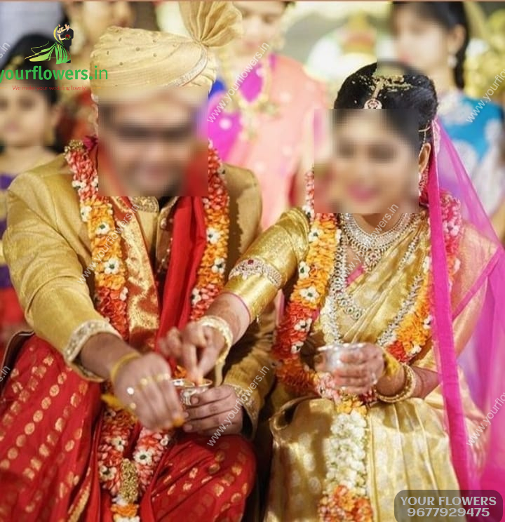 Engagement malai for golden colour saree & lehenga dress